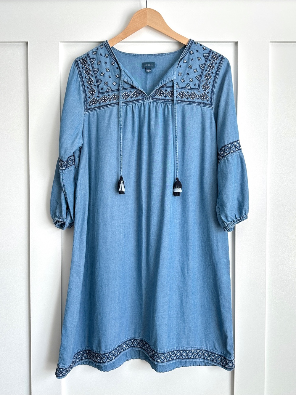 J. Jill Denim Embroidered Chambray Dress Medium Tassle Tencel Flowy Pullover
